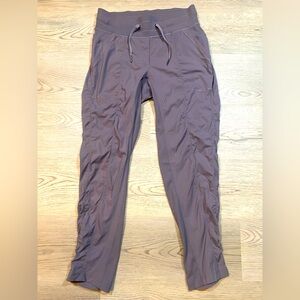 Lululemon street to studio pants size 6 EUC